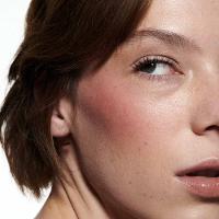 Blush Líquido MAC Strobe Dewy 4,3ml - 6