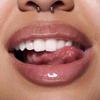 Gloss Labial Hidratante MAC Lipglass Air Non-Sticky 5ml