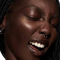 Blush Líquido MAC Strobe Dewy 4,3ml - 7