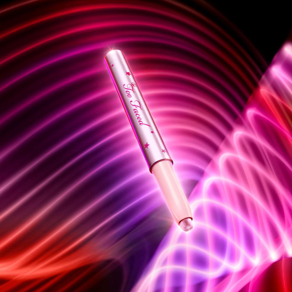 Sombra Cremosa em Bastão Too Faced Quickie Queen 1.5g - 8