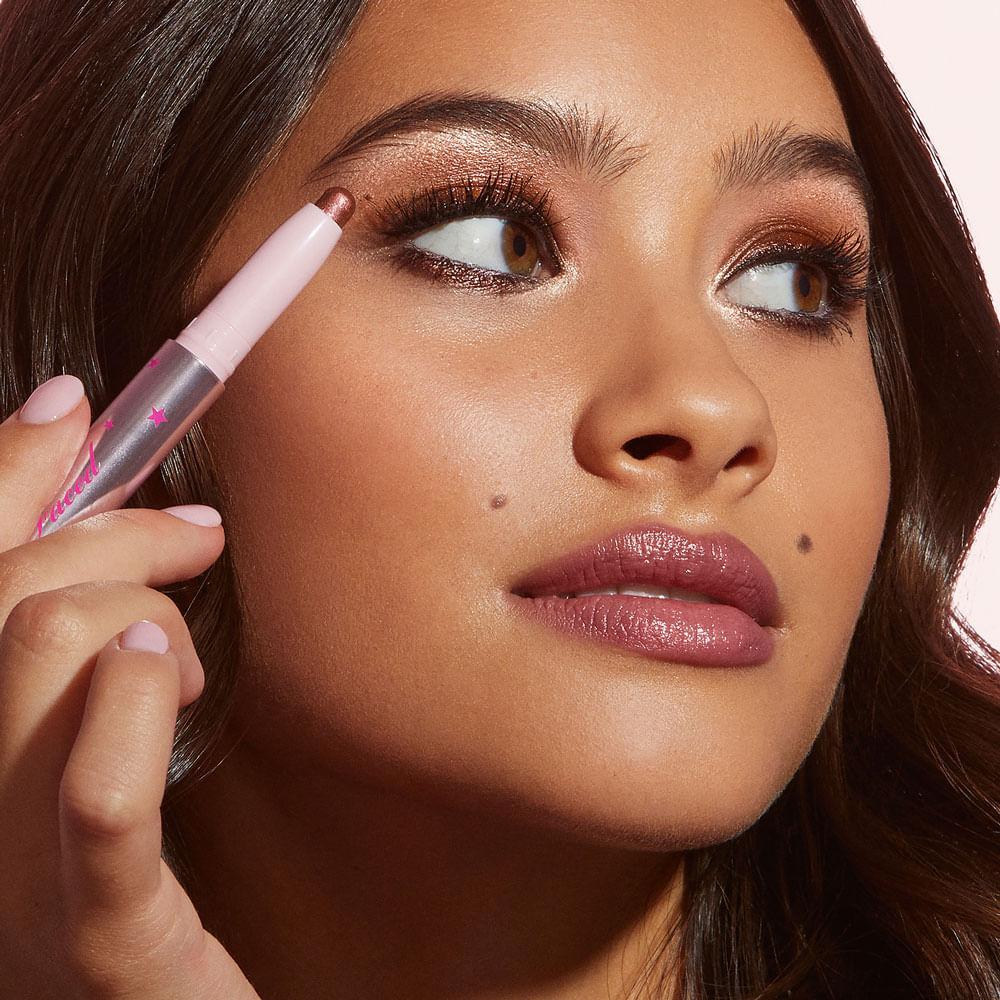 Sombra Cremosa em Bastão Too Faced Quickie Queen 1.5g - 4