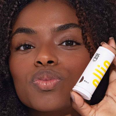 Protetor Solar Facial em Bastão Com Cor Ollie FPS 95