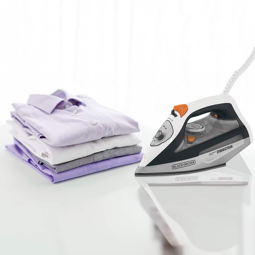 Ferro de Passar a Vapor Black Decker FX3100 com Sistema Antigotejamento - Branco e Cinza - 3