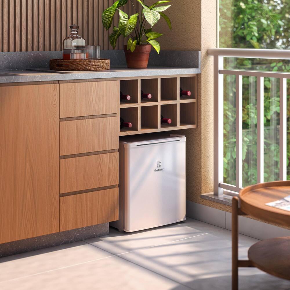 Frigobar Electrolux EM50 47L Efficient Controle de Temperatura Branco - 12