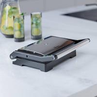 Mini Grill Elétrico Oster OGRL230 2 em 1 com abertura 180° - Inox - 10