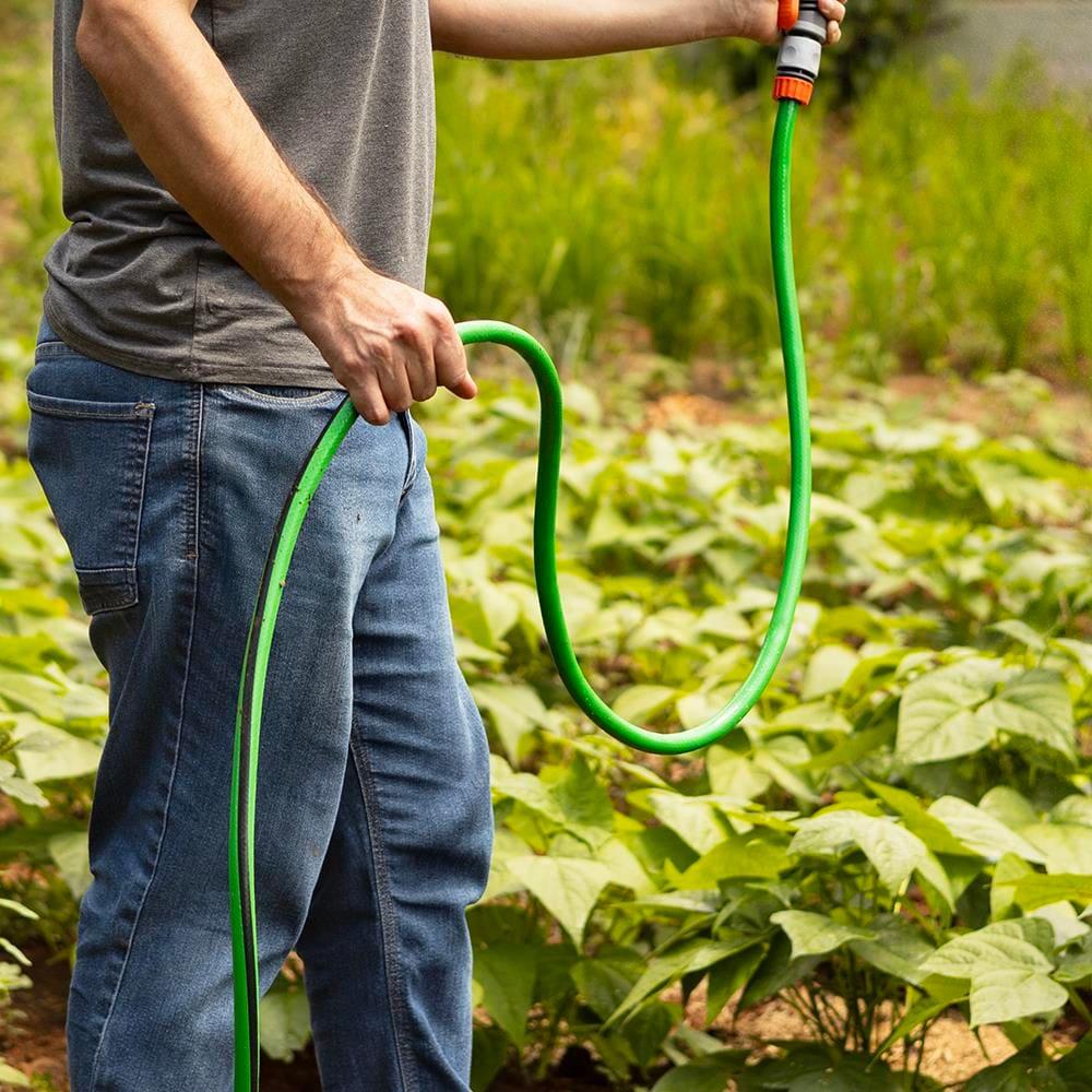 Mangueira Tramontina Flex para Jardim Verde com Faixa Preta em PVC 4 Camadas, Engate Rosqueado, Esguicho e Suporte – 20 Metros - 3