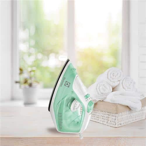 Ferro de Passar a Vapor Base Cerâmica com Spray Electrolux Easyline SIE70 Verde - 2