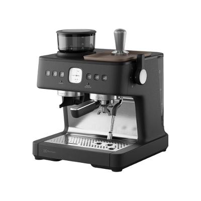 Cafeteira Electrolux Expert Preta com Moedor Integrado - ECM90