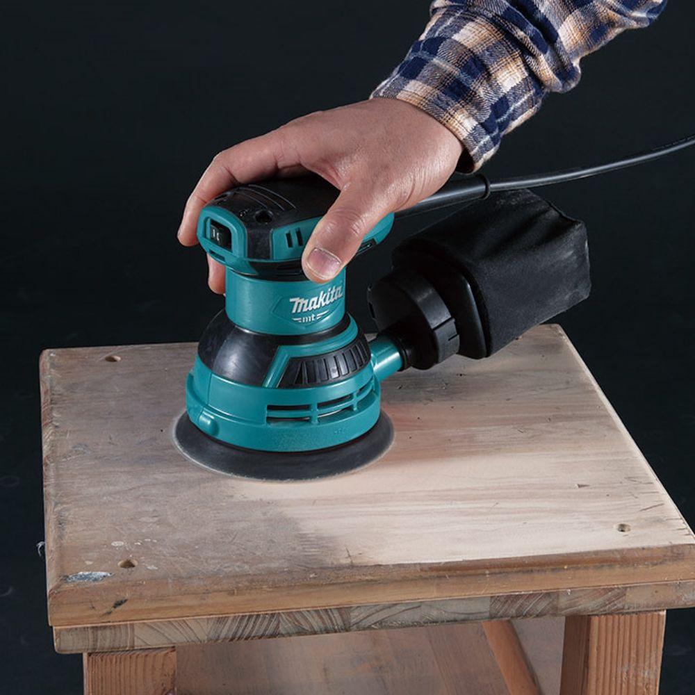 Lixadeira Rotorbital 125mm 5'' 240W 12000 RPM Madeira com Lixa Saco Coletor Pó M9204B 220V Makita - 5