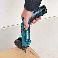 Parafusadeira Furadeira 5mm à Bateria 7.2V com Bateria Carregador Jogo Bits Maleta DF012DSE Makita - 6