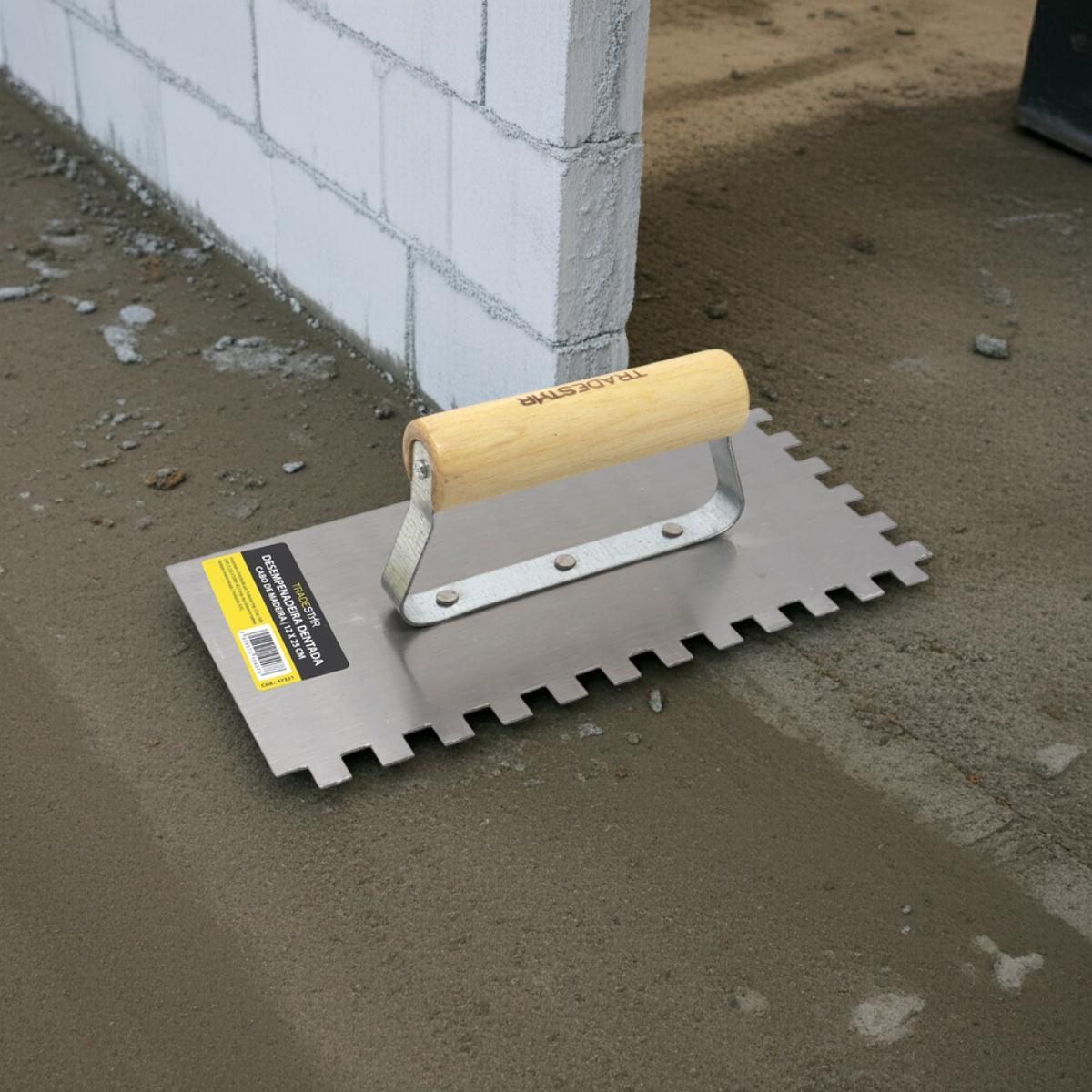 Desempenadeira Aço Dentada 12 x 25 cm Cabo Madeira Tradestar - 6