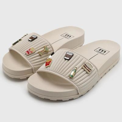 Chinelo Moleca Slide Pins Feminino - Off White