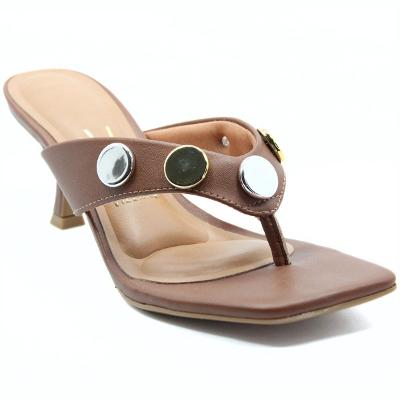 Tamanco Vizzano Salto Baixo Detalhes Feminino - Marrom