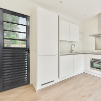 Porta Basculante Aluminio Brilhante 2.10 x 0.70 - Hale - 1