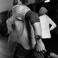 Apple Watch Ultra 2 GPS + Cellular • Caixa natural de titânio de 49 mm • Pulseira loop Trail azul – P/M - 7