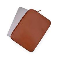 Capa Sleeve Macbook 13,3" iPlace, Pampas, Couro Marrom