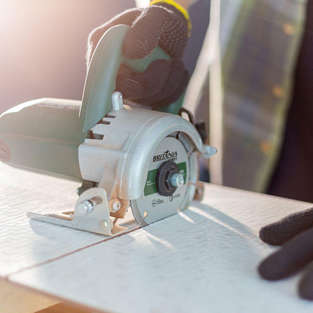 Serra Mármore Britânia 1300W com Base Ajustável 220V BSM01 - 4