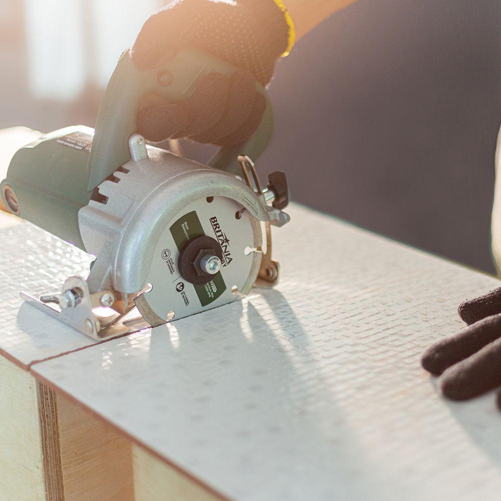 Serra Mármore Britânia 1300W com Base Ajustável 220V BSM01 - 5