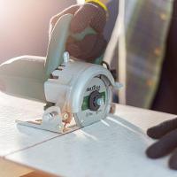 Serra Mármore Britânia 1300W com Base Ajustável 220V BSM01