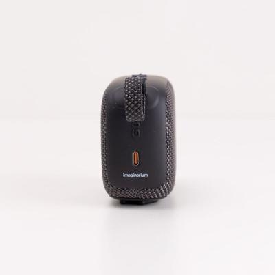 Caixa de Som Portátil Com Alça Preta