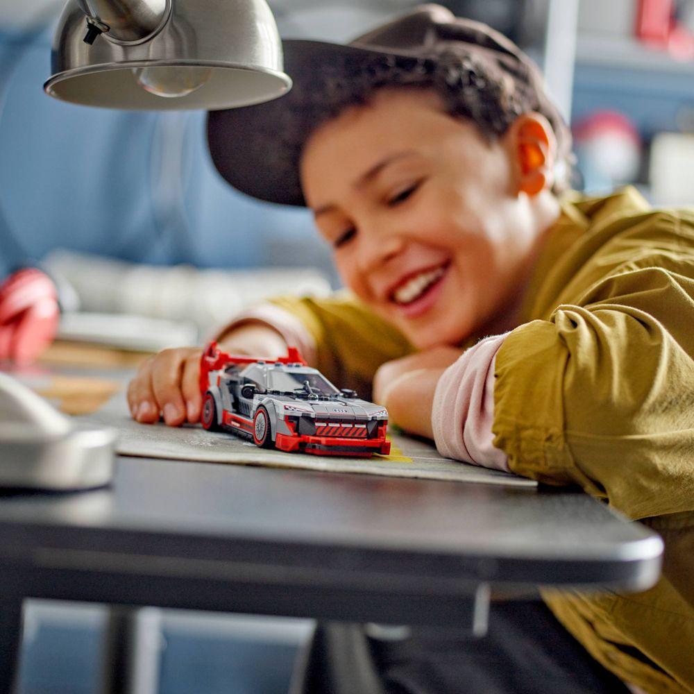 LEGO® Speed Champions - Carro de corrida Audi S1 e-tron quattro - 5