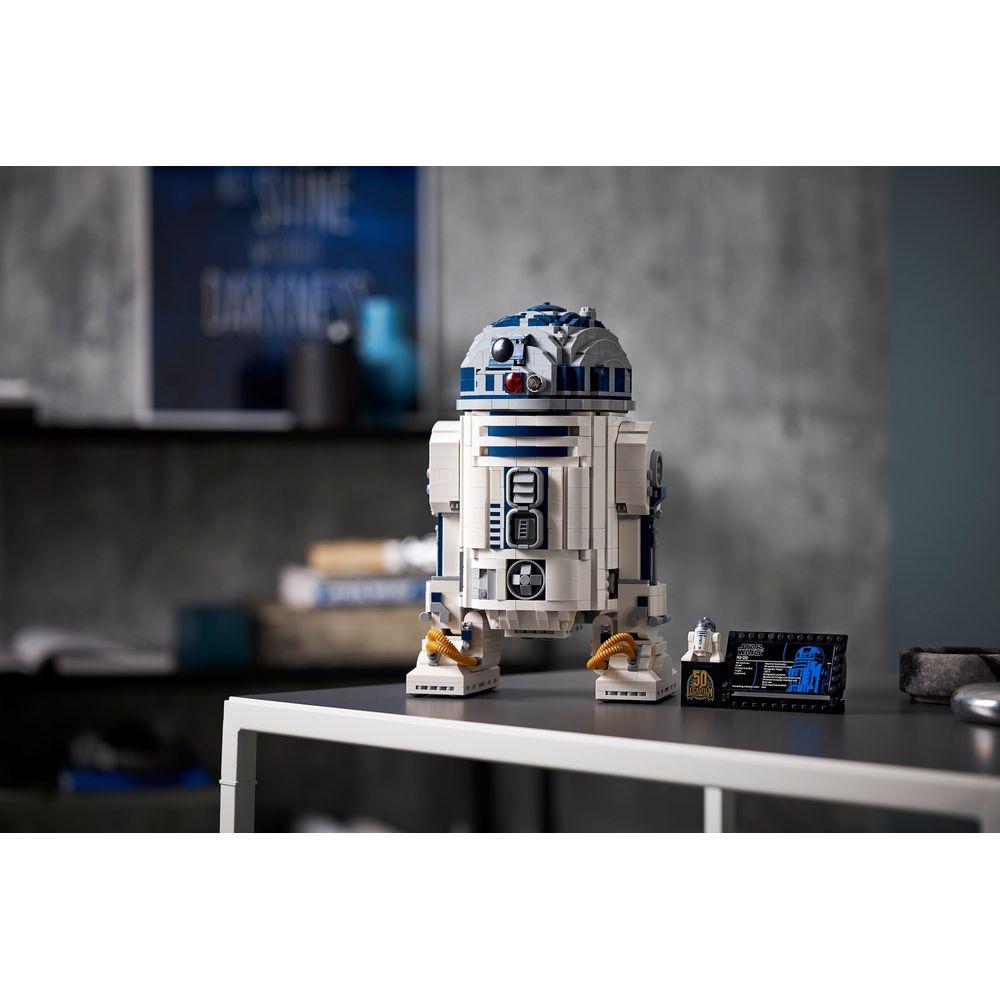 LEGO® Star Wars™ - R2-D2™ - 6
