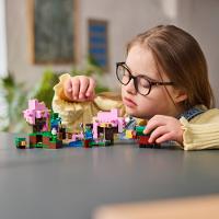LEGO® Minecraft® - O jardim em flor de cerejeira
