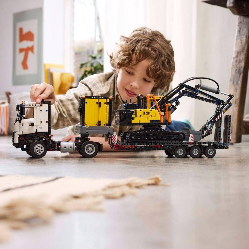 LEGO® Technic™ - Caminhão Volvo FMX e escavadeira elétrica EC230 - 8
