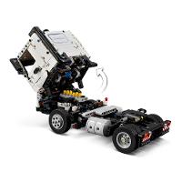 LEGO® Technic™ - Caminhão Volvo FMX e escavadeira elétrica EC230