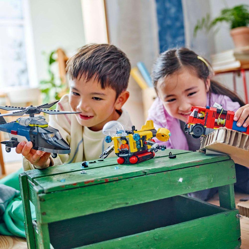 LEGO® City - Helicóptero, caminhão de bombeiros e submarino - 4