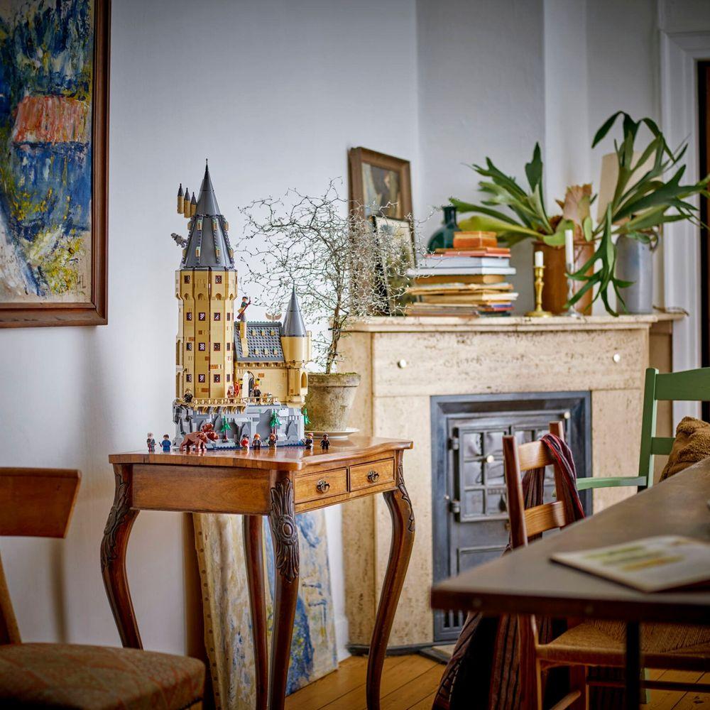 LEGO® Harry Potter™ - O Castelo de Hogwarts™: A Torre Central - 10