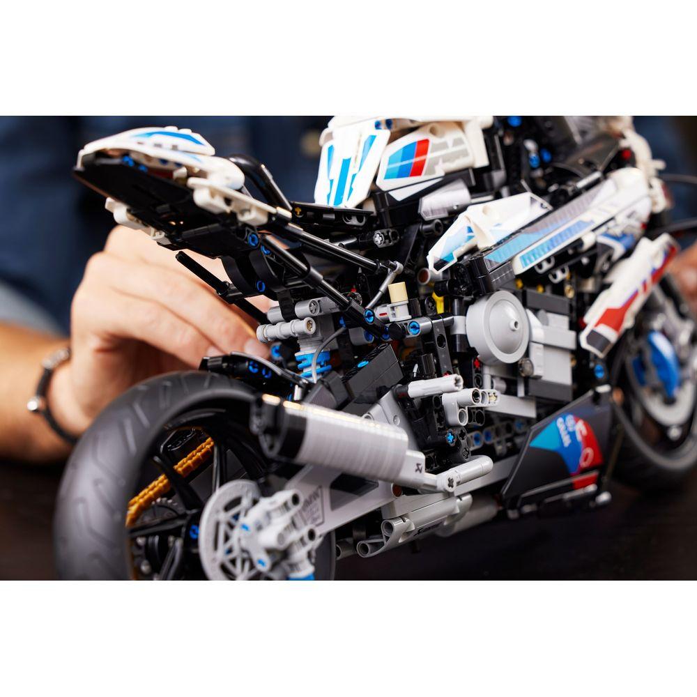 LEGO® Technic™ - BMW M 1000 RR - 7