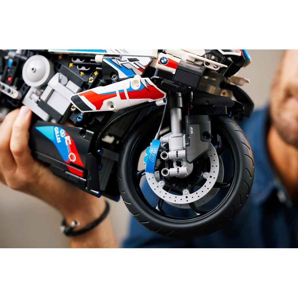 LEGO® Technic™ - BMW M 1000 RR - 8