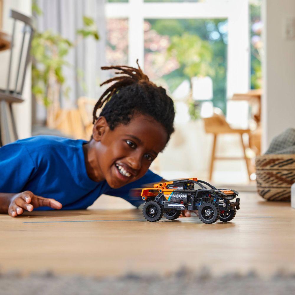 LEGO® Technic™ - Carro de Corrida NEOM McLaren Extreme E - 3