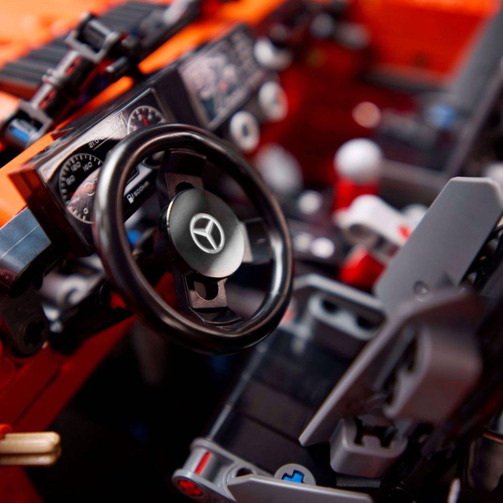 LEGO® Technic™ - Mercedes-Benz G 500 Professional - 7