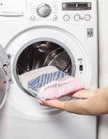 Saco para Lavar Roupa Delicada Médio 40x50cm Branco/Rosa Log Ordene - 4