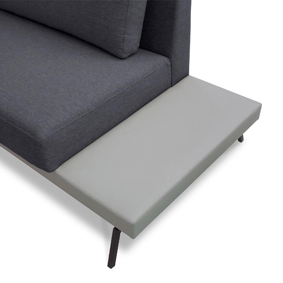 Sofá 4 Lugares Matteo com Mesa de Apoio Direita Linho Cinza 260 cm - 4