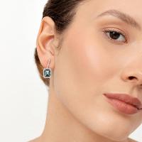 Brinco com Topázio London e Diamantes em Ouro Branco 18k - 2