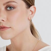 Brinco Meia Argola com Topázio In em Ouro Amarelo 18k