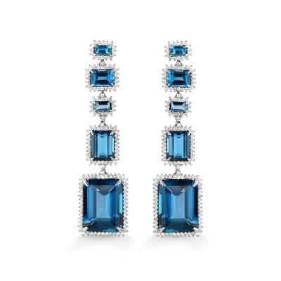 Brinco Longo com Topázio London e Diamantes em Ouro Branco 18k