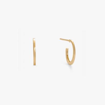 Brinco Meia Argola Oval 14mm em Prata com Banho de Ouro Amarelo 18k