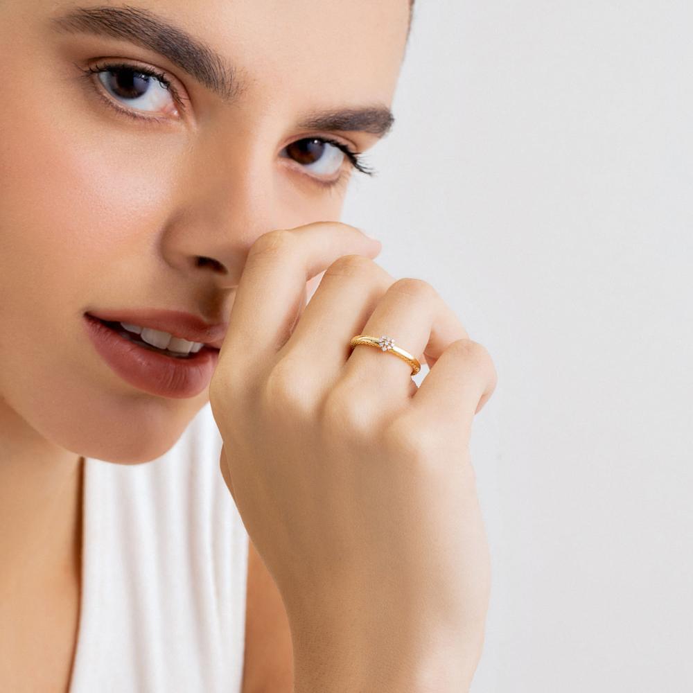 Anel Solitário com 3 Pontos de Diamantes em Ouro Amarelo 18k - 2