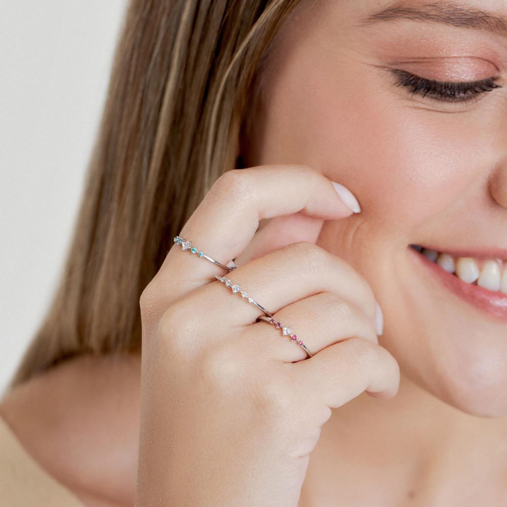 Anel com Zircônia Vermelha em Prata 925 - 8