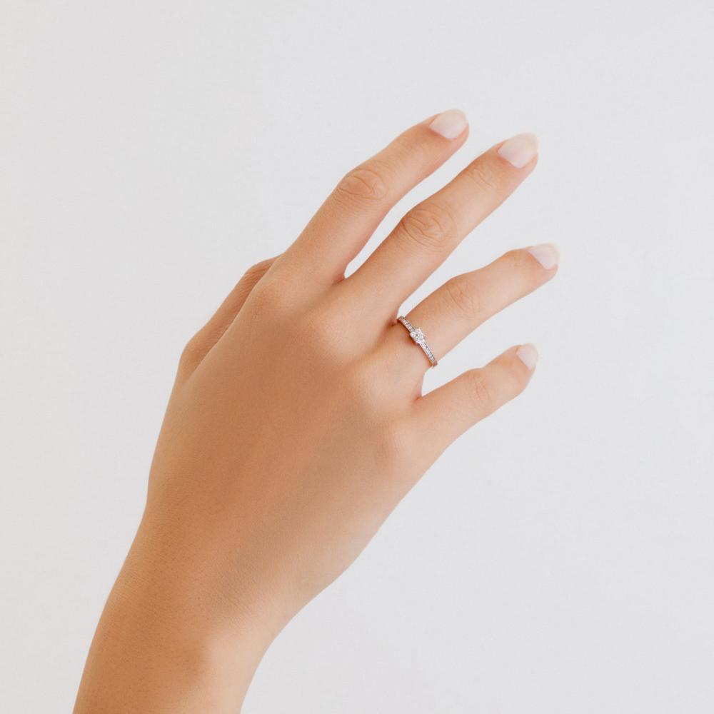 Anel Solitário com 14 Pontos de Diamantes em Ouro Branco 18k - 3