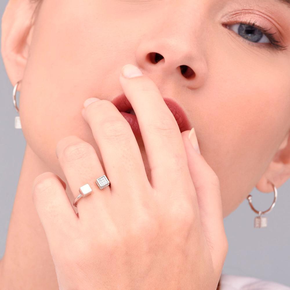 Anel Quadrado com Zircônia em Prata 925 - 2
