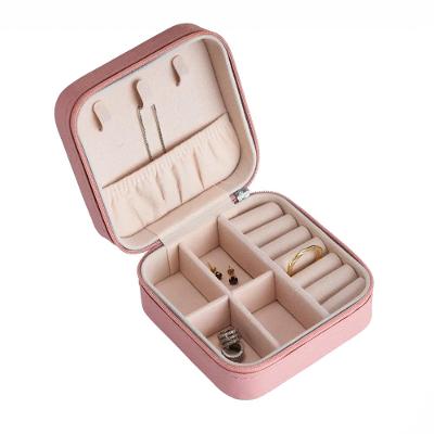 Porta Jóias de couro sintético 10x10cm - Rosa