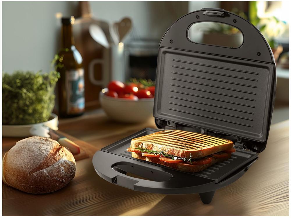 Sanduicheira Grill Britânia Preto e Cinza 750W Antiaderente Crome - 2