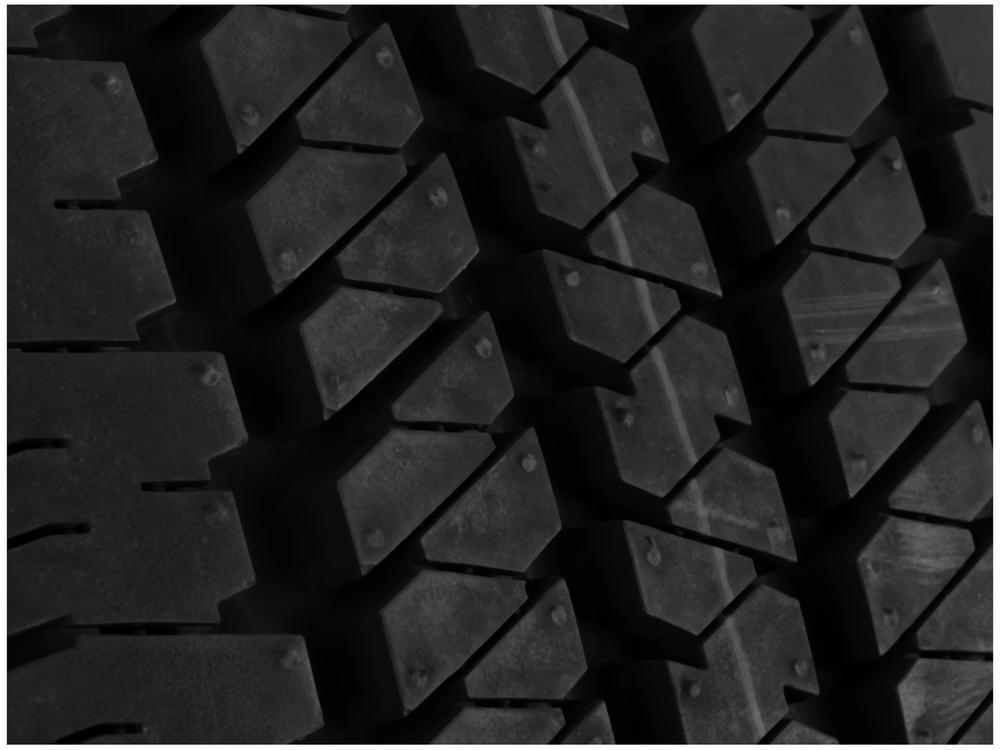 Pneu Aro 18” Bridgestone 255/60R18 112T Dueler H/T 684 112T Caminhonete e SUV - 6