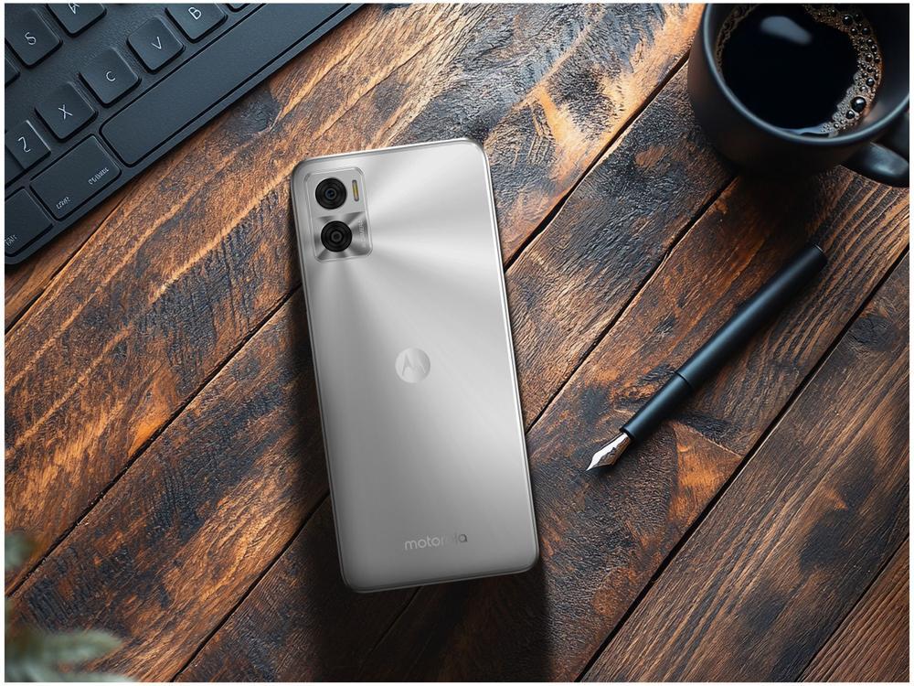 Smartphone Motorola Moto E22 32GB Branco 4G 2GB RAM 6,5” Câm. Dupla + Selfie 5MP Dual Chip - 5