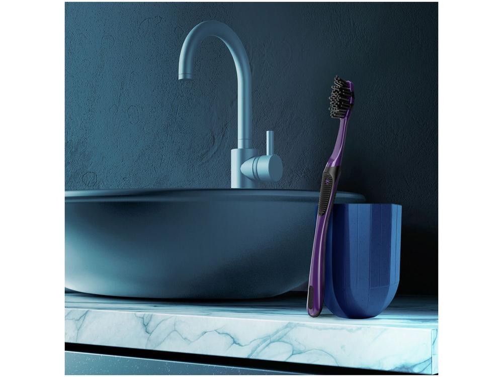 Escova de Dente Oral-B 5 Ações com Carvão 4 Unidades - 15